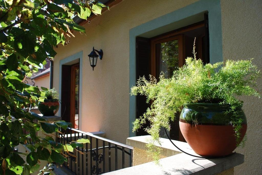 Hotel Le Mont Barral Creyers Exterior foto