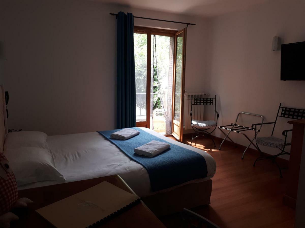 Hotel Le Mont Barral Creyers Exterior foto
